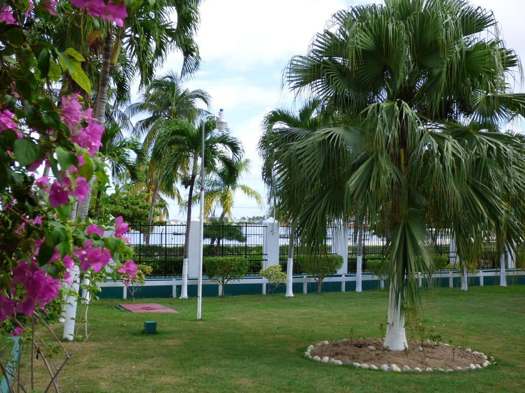 Beach Studio 18 Ocho Rios Bagian luar foto